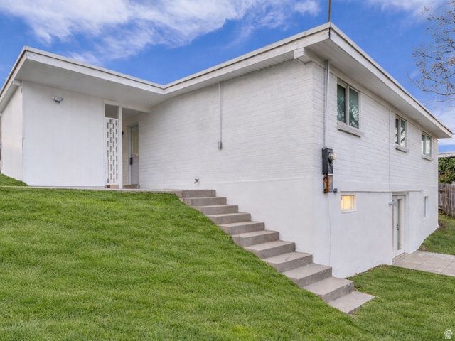 941 E CARNATION DR, Sandy, UT 84094