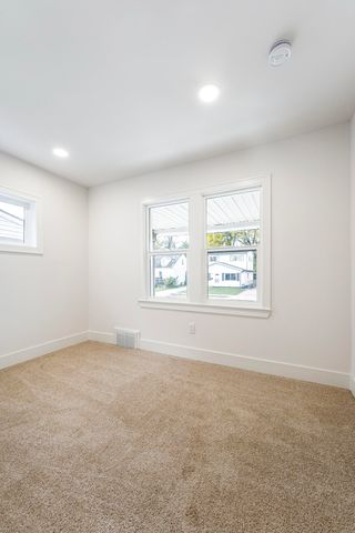 7043 Toepfer Road, Warren, MI 48091