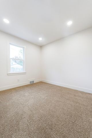 7043 Toepfer Road, Warren, MI 48091