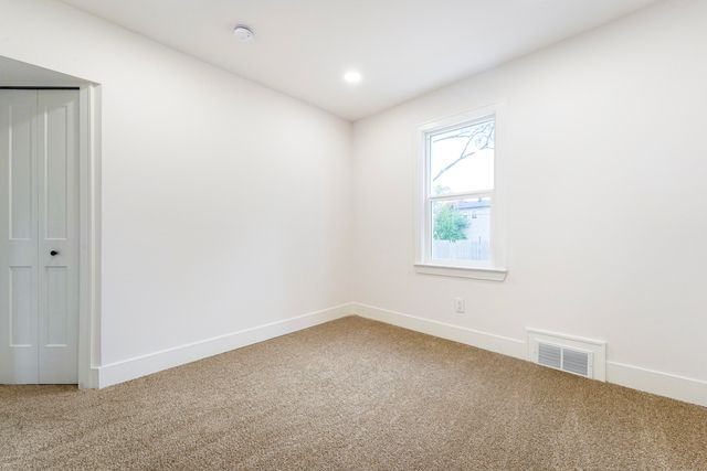 7043 Toepfer Road, Warren, MI 48091