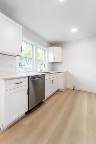 7043 Toepfer Road, Warren, MI 48091