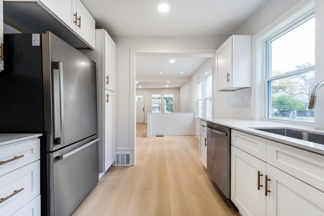 7043 Toepfer Road, Warren, MI 48091