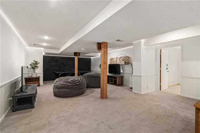 6747 W 164th Terrace, Stilwell, KS 66085