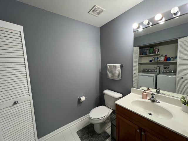 390 S Western Avenue 706, Des Plaines, IL 60016