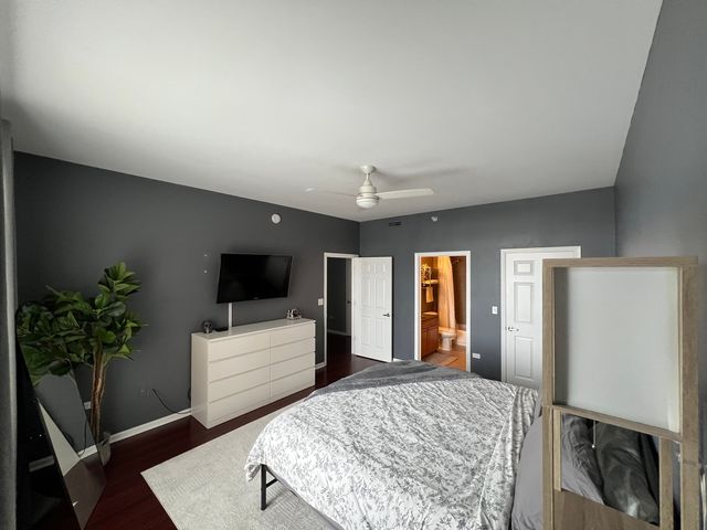 390 S Western Avenue 706, Des Plaines, IL 60016