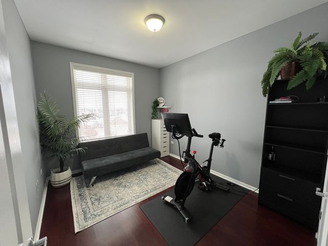 390 S Western Avenue 706, Des Plaines, IL 60016