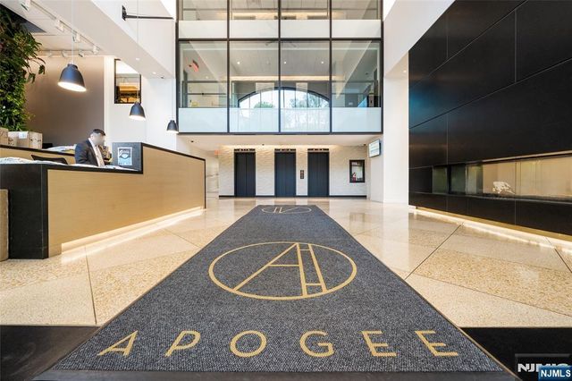 250 Gorge Road 6A, Cliffside Park, NJ 07010