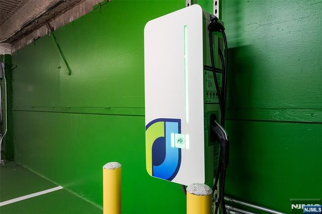 250 Gorge Road 6A, Cliffside Park, NJ 07010