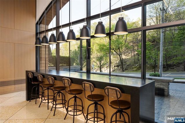 250 Gorge Road 6A, Cliffside Park, NJ 07010