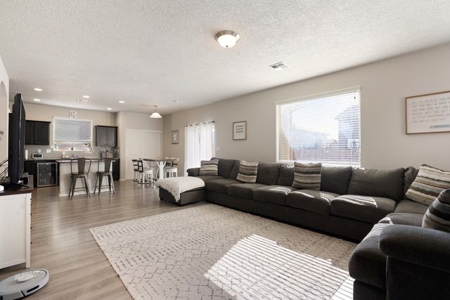 7010 Trapper Creek Road NE, Rio Rancho, NM 87144