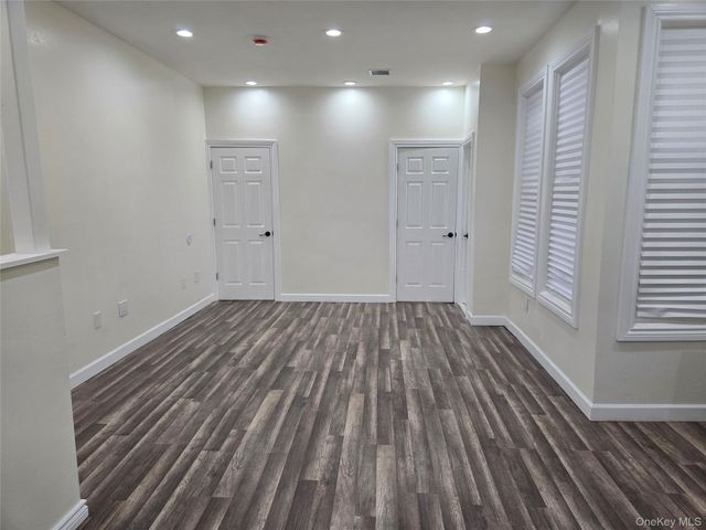 10750 Van Wyck Expressway, Richmond Hill S., NY 11419