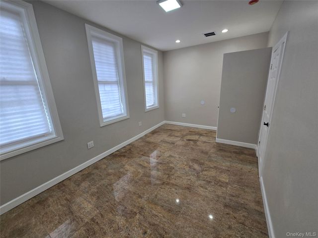 10750 Van Wyck Expressway, Richmond Hill S., NY 11419
