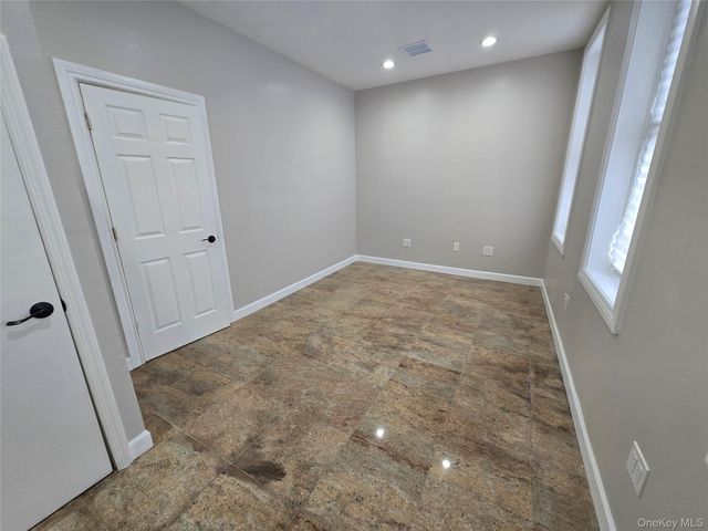 10750 Van Wyck Expressway, Richmond Hill S., NY 11419