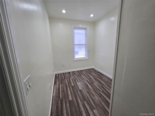 10750 Van Wyck Expressway, Richmond Hill S., NY 11419