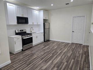 10750 Van Wyck Expressway, Richmond Hill S., NY 11419