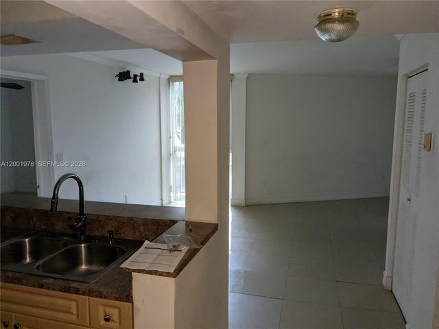 7125 NW 186th St B209, Hialeah, FL 33015