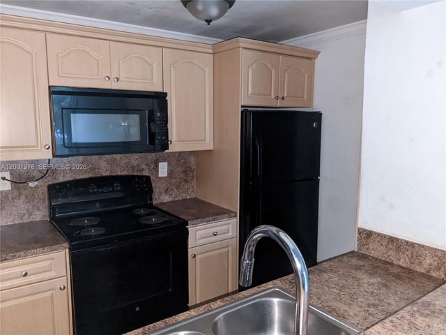 7125 NW 186th St B209, Hialeah, FL 33015