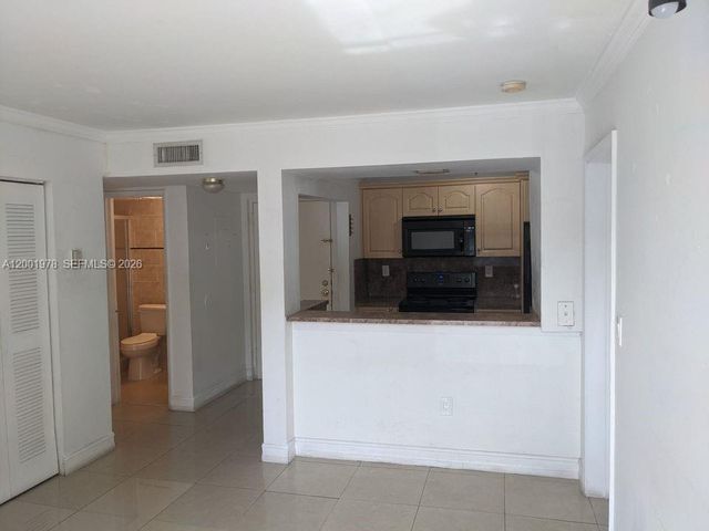 7125 NW 186th St B209, Hialeah, FL 33015