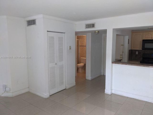 7125 NW 186th St B209, Hialeah, FL 33015