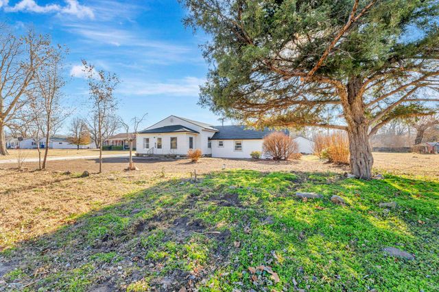 609 E 57th St S, Wichita, KS 67216