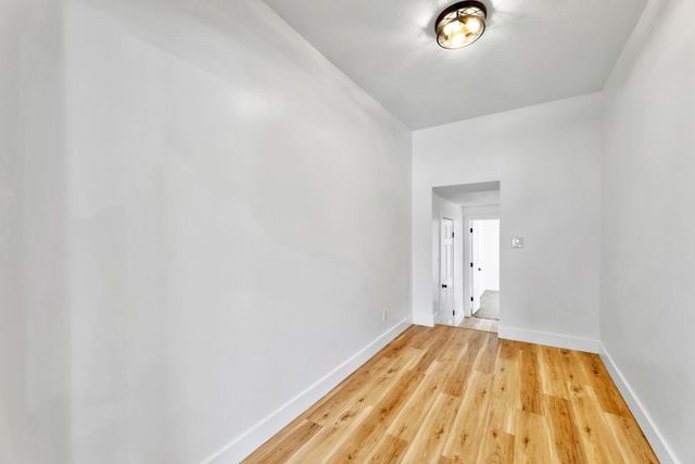 609 E 57th St S, Wichita, KS 67216