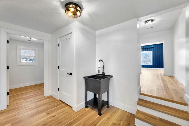 609 E 57th St S, Wichita, KS 67216