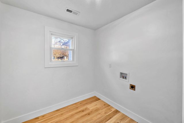 609 E 57th St S, Wichita, KS 67216