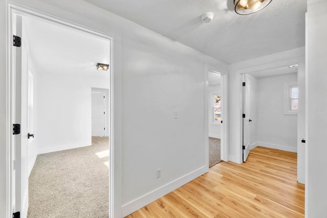 609 E 57th St S, Wichita, KS 67216