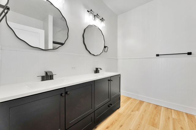 609 E 57th St S, Wichita, KS 67216