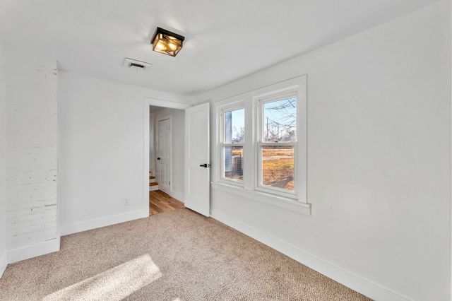 609 E 57th St S, Wichita, KS 67216