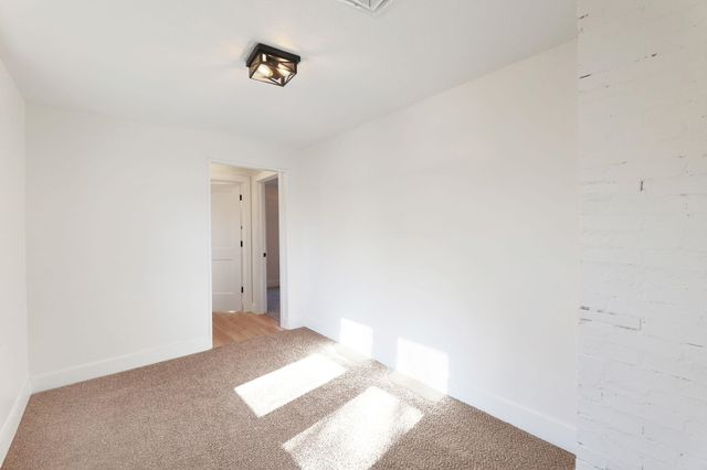 609 E 57th St S, Wichita, KS 67216