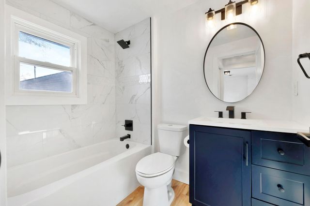 609 E 57th St S, Wichita, KS 67216