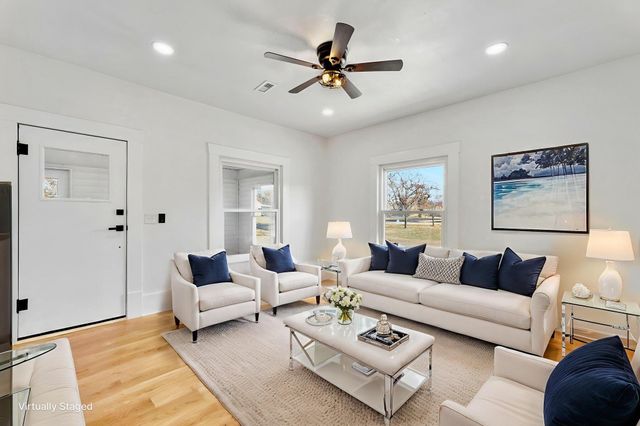 609 E 57th St S, Wichita, KS 67216