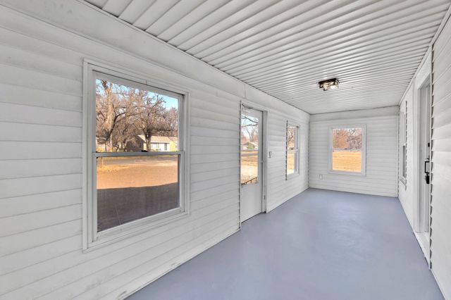 609 E 57th St S, Wichita, KS 67216