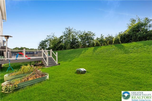 5044 Bellflower Drive, North Whitehall Twp, PA 18078