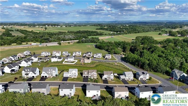 5044 Bellflower Drive, North Whitehall Twp, PA 18078