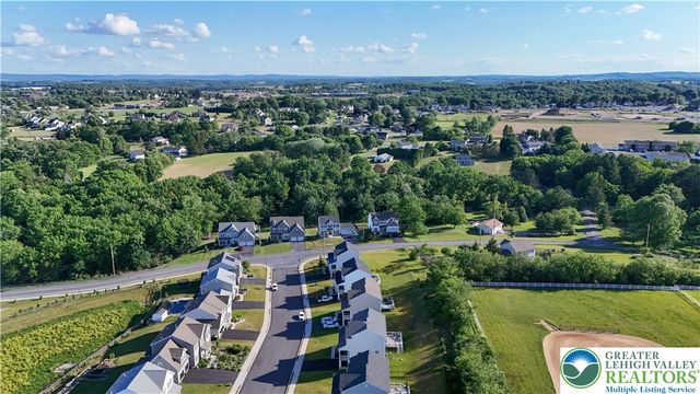 5044 Bellflower Drive, North Whitehall Twp, PA 18078