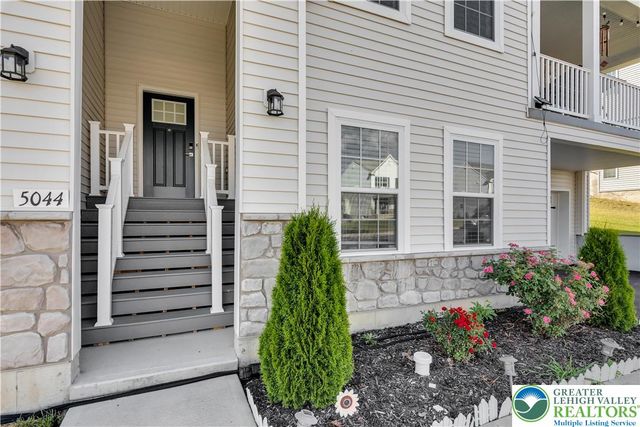 5044 Bellflower Drive, North Whitehall Twp, PA 18078