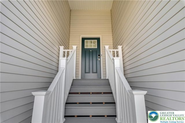 5044 Bellflower Drive, North Whitehall Twp, PA 18078