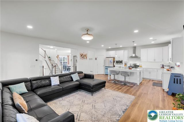5044 Bellflower Drive, North Whitehall Twp, PA 18078