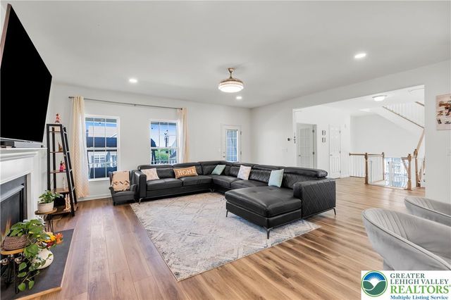 5044 Bellflower Drive, North Whitehall Twp, PA 18078