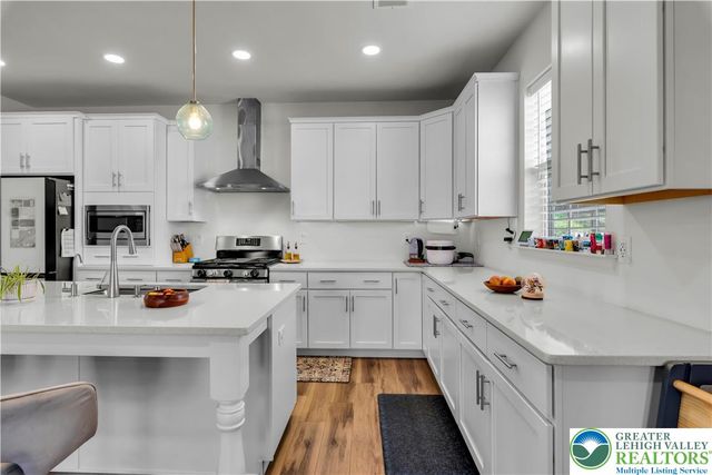 5044 Bellflower Drive, North Whitehall Twp, PA 18078