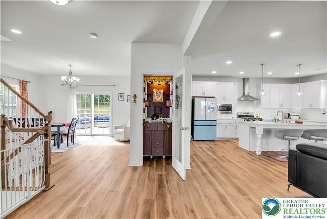 5044 Bellflower Drive, North Whitehall Twp, PA 18078