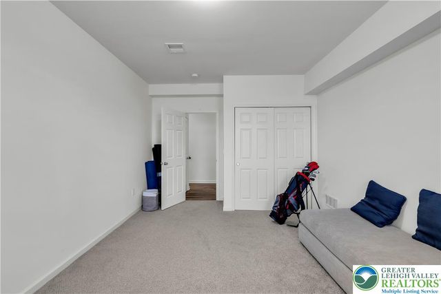 5044 Bellflower Drive, North Whitehall Twp, PA 18078