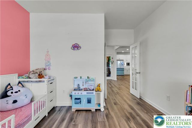 5044 Bellflower Drive, North Whitehall Twp, PA 18078