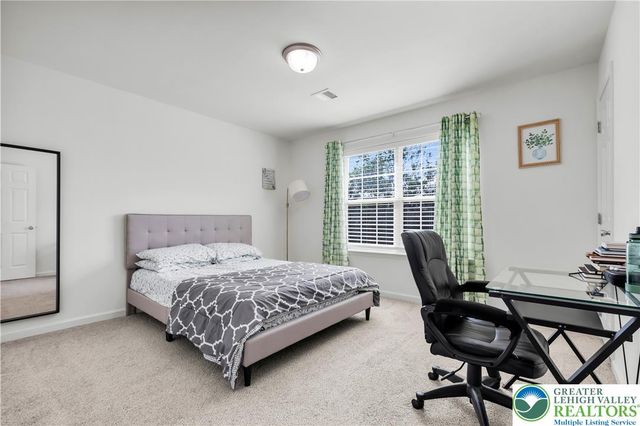 5044 Bellflower Drive, North Whitehall Twp, PA 18078