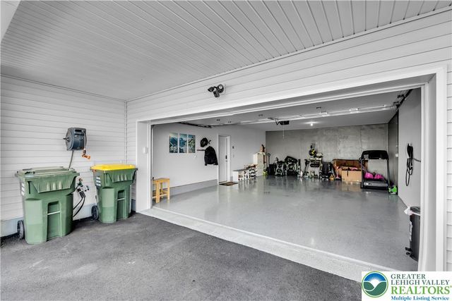 5044 Bellflower Drive, North Whitehall Twp, PA 18078