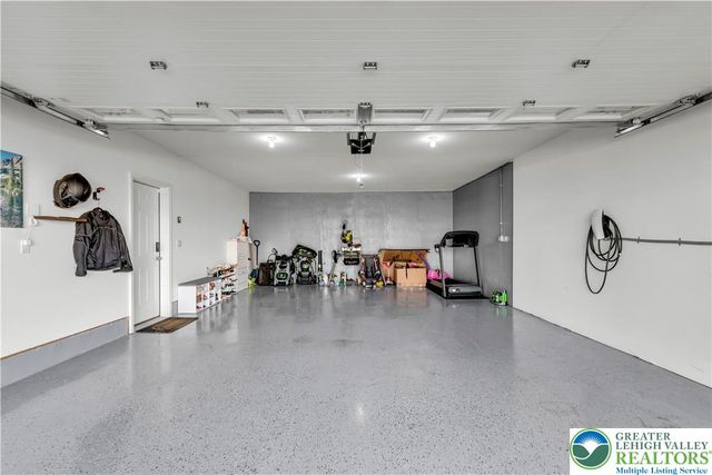 5044 Bellflower Drive, North Whitehall Twp, PA 18078