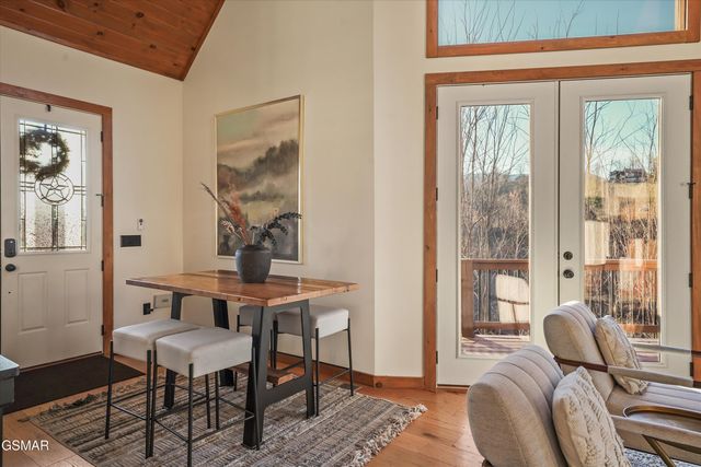 561 Edgewood Drive, Gatlinburg, TN 37738