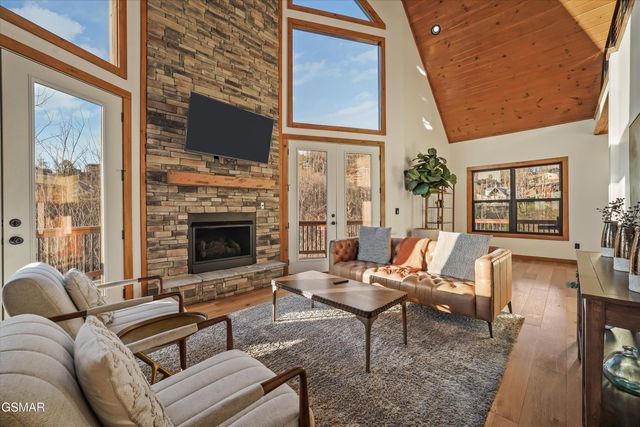 561 Edgewood Drive, Gatlinburg, TN 37738